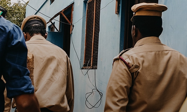 മതപരിവർത്തനം നടത്തിയാൽ ‘സർക്കാർ ജോലി, സുന്ദരിയായ സ്ത്രീയെ വിവാഹം കഴിക്കാം’! 